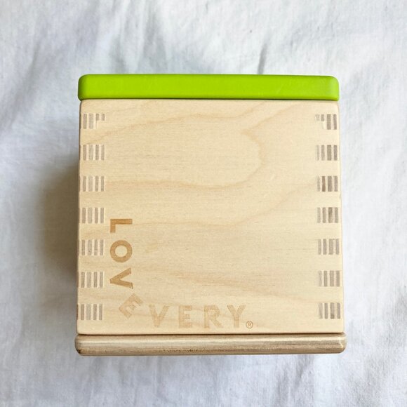 💙2/$25 Lovevery Carrot Lid and Box 13, 14, 15 Months Baby Toddler Wooden Toy - Picture 4 of 4